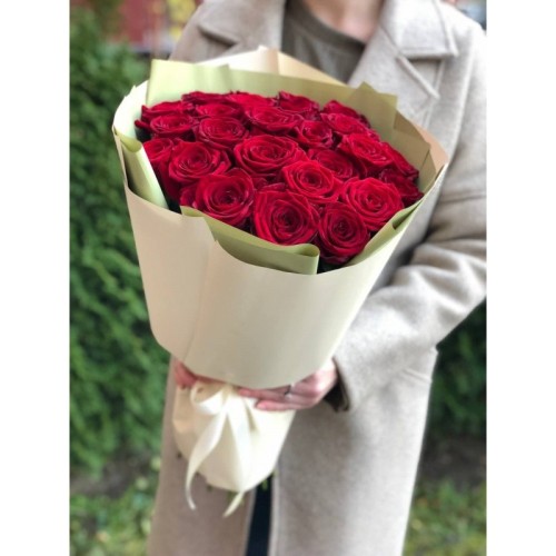 Купить на заказ Букет из 21 красной розы с доставкой в Караганде