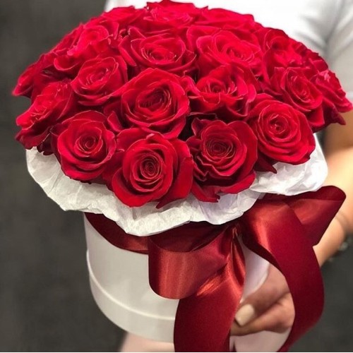 Купить на заказ 15 красных роз в коробке с доставкой в Караганде