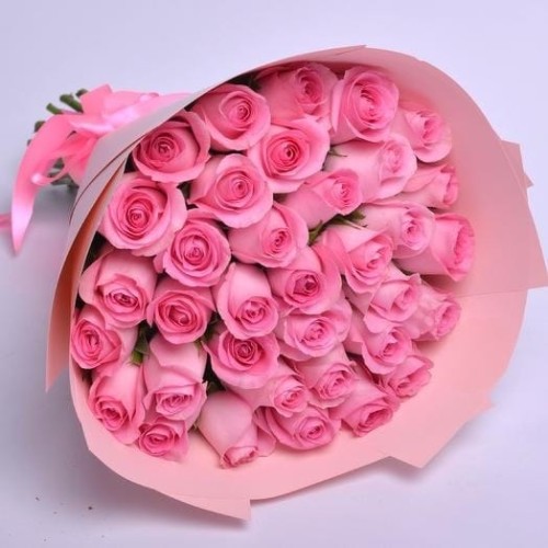 Купить на заказ Букет из 35 розовых роз с доставкой в Караганде