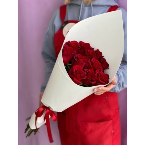 Купить на заказ 15 красных роз с доставкой в Караганде