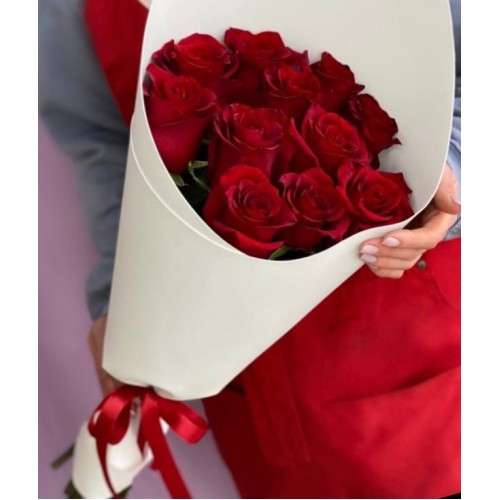 Купить на заказ Букет из 11 красных роз с доставкой в Караганде