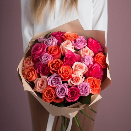 Купить на заказ Букет из 25 роз (микс) с доставкой в Караганде