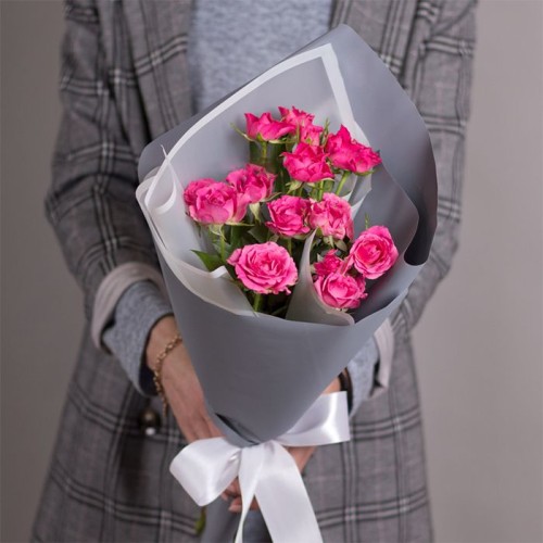 Купить на заказ Букет из 3 кустовых роз с доставкой в Караганде